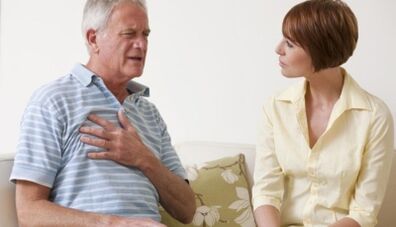 Un lieve dolore nella zona del torace indica il secondo grado di osteocondrosi toracica
